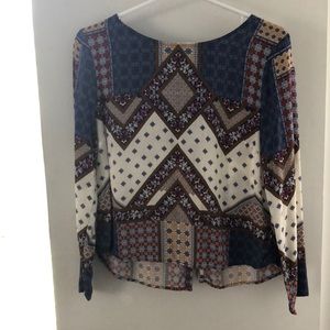 H&M Divided long sleeve shirt